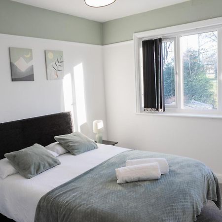 Lymer House - Stylish 3 Bedroom House In Вулвергемптон Екстериор снимка