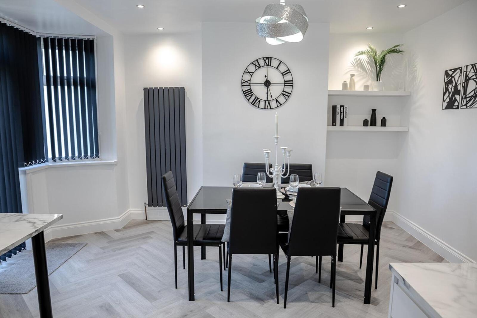 Lymer House - Stylish 3 Bedroom House In Вулвергемптон Екстериор снимка