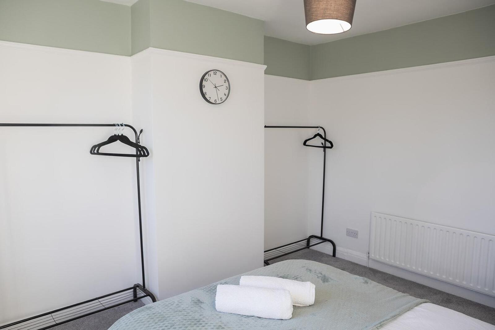 Lymer House - Stylish 3 Bedroom House In Вулвергемптон Екстериор снимка