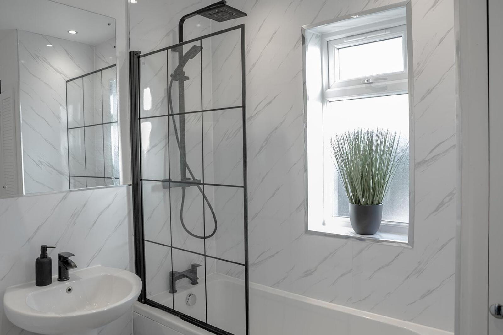 Lymer House - Stylish 3 Bedroom House In Вулвергемптон Екстериор снимка